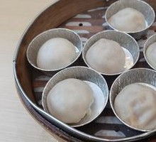 Black Pork Chicken Broth Dumplings