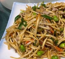 Bamboo Shoot and Green Bean Stir-Fry with Pork Strips