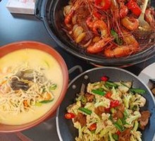 Sauce-braised Pork Ribs with Luo Shi Shrimp