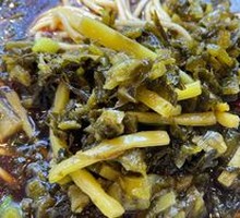 Snow Cabbage Bamboo Shoot Noodles