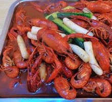 Spicy Specialty Crawfish with Thirteen Herbs