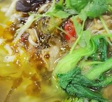 Spicy Sour Cabbage Beef Noodle Soup