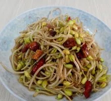 Bean Sprout and Shredded Pork