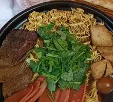 Saint Boy Beef Hot Pot Noodles