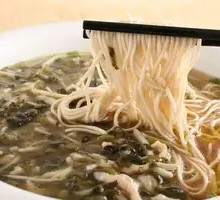 Pickled mustard greens with pork stir-fry noodle soup