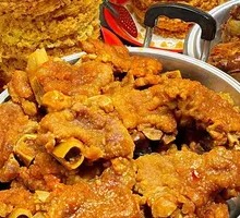 Braised Pig's Feet with Crispy Skin
