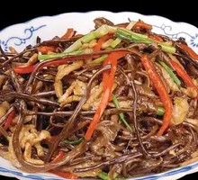 Braised Bamboo Shoots with Shredded Pork