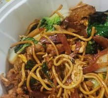Three Delicacies Stir-Fried Noodles