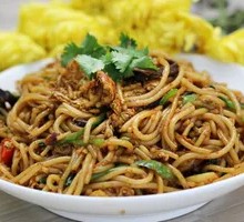 Stir-Fried Rice Noodles with Pork Strips