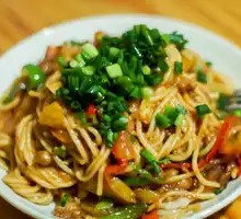 Stir-Fried Pork with Green Pepper Noodles