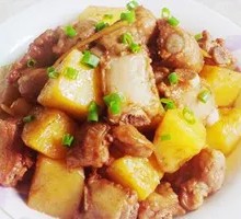 Stewed Pork Rib and Potato Rice Bowl