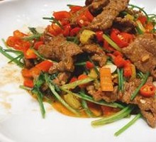 Stir-Fried Beef with Yellow Onion
