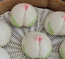Steamed Peach-shaped Dumpling