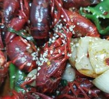 Spicy Specialty Crawfish with Thirteen Herbs