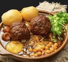 Lion's Head Pot Dish