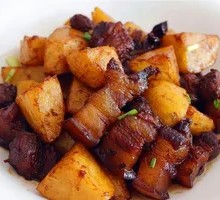 Braised Pork with Potatoes