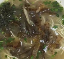 Beef tendon noodles