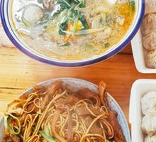 Three Delicacies Stir-Fried Noodles