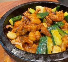 Stoneware Frog Legs with Beef