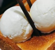 Bread Meets Ice Cream