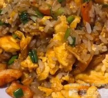 奥尔良腿排炒饭