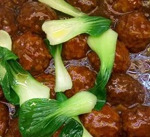 Lion's Head Rice Bowl