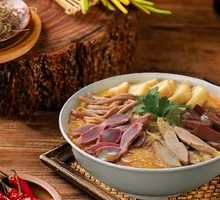 Old Duck Soup with Rice Noodles