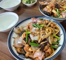 Pan-Fried Pork with Hand-Pressed Noodles