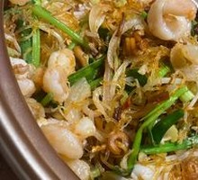 Stir-Fried Rice Noodles with Seafood