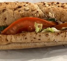 Aromatic Tuna Sandwich