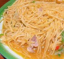 Aunt Three's Stir-Fried Potato Shreds