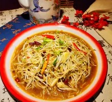 Sour and Spicy Mung Bean Sprouts