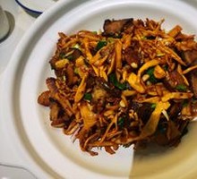 Braised Pork with Bamboo Shoots in Clay Pot