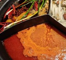 Three Kingdoms Benz Car Pot