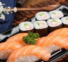 Salmon Gunkan Maki