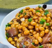 Pig Tail Stewed with Soybeans
