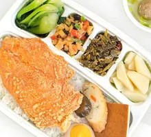 酥脆鸡排饭