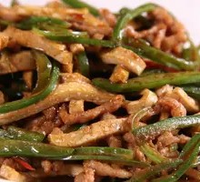 Green Pepper and Tofu Shredded Pork Rice