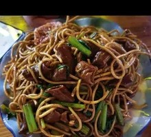 Stir-Fried Noodles with Shredded Meat