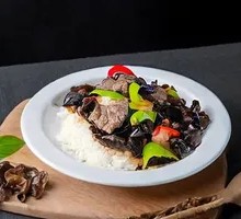 木耳牛肉盖浇饭