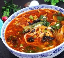 Pig Skin Noodles with Pork Shreds