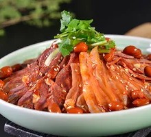 Spicy Sichuan Beef and Ox Tripe in Sour Soup