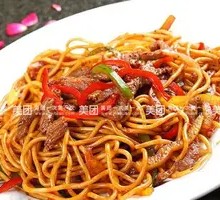 Braised Beef Stir-Fried Noodles