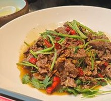Garlic Stir-Fried Tenderloin