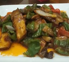 Sichuan-style Pork with Green Pepper and Tofu Skin