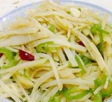 Sliced Potatoes with Green Pepper