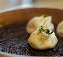 Gu Family Chrysanthemum Leaf Steamed Bun