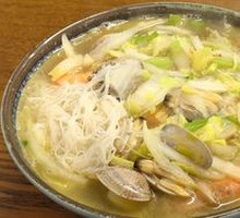 Seafood Stir-Fried Rice Noodles