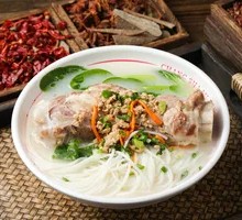 Pork Knuckle Rice Noodles