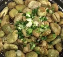 Stewed Broad Beans in Oil
